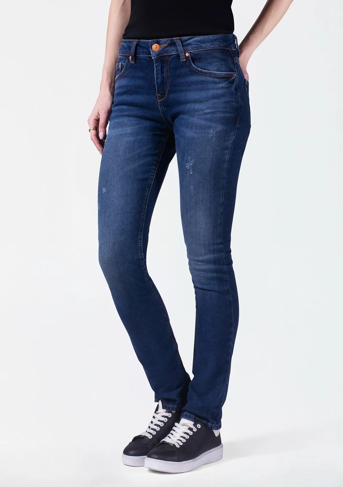 Aspen Y Winona Mid Rise Slim Straight Jean